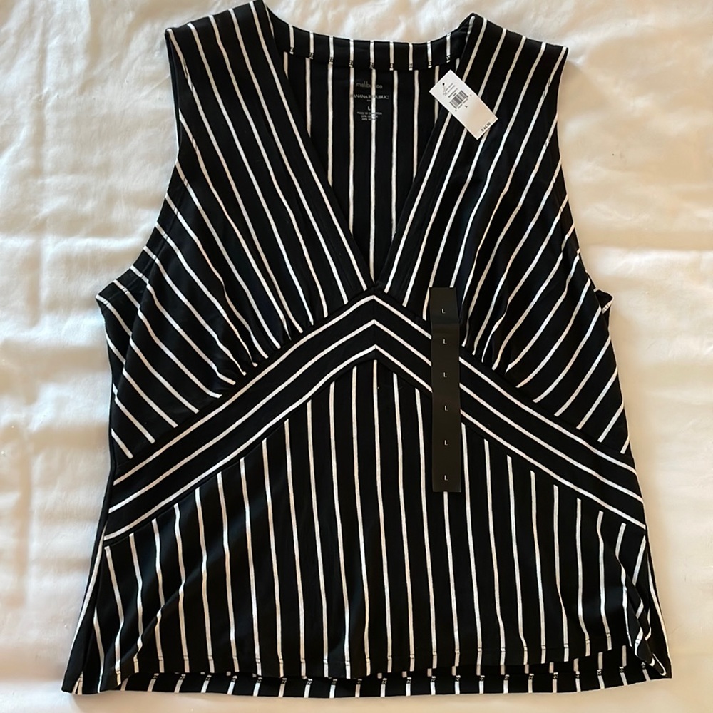 Banana Republic sleeveless top (L)